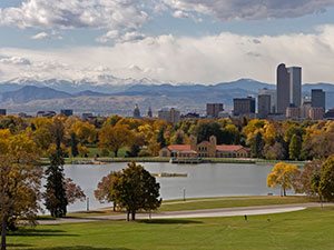Landscape of the downtown Denver skyline in the fall